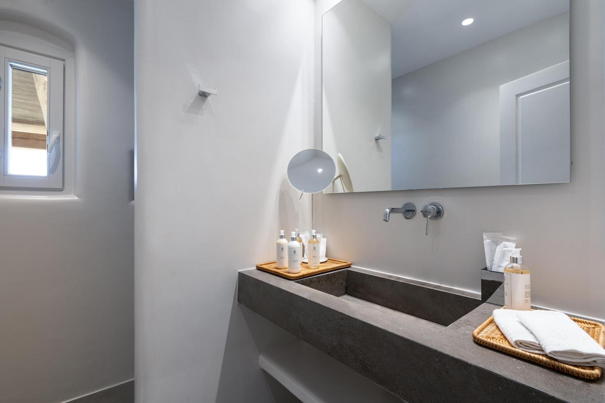 Nero Suites By Nomee Hospitality Group Imerovigli (Santorini) Exterior foto