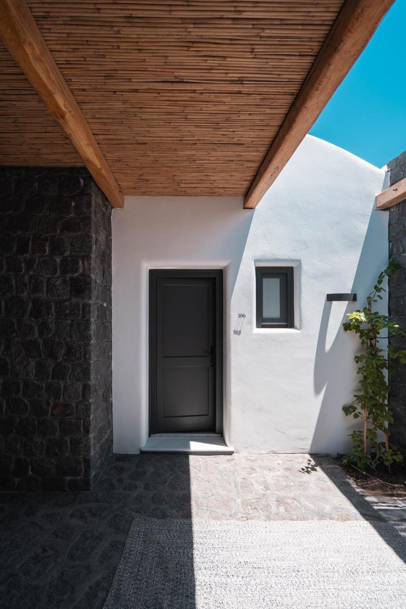 Nero Suites By Nomee Hospitality Group Imerovigli (Santorini) Exterior foto